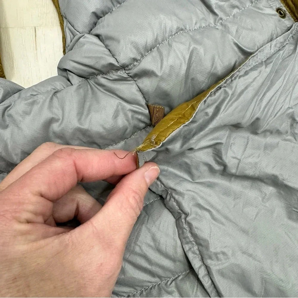 Gap lightweight puffer down Vest Mustard brown yellow warm Sz Small - Picture 6 of 8